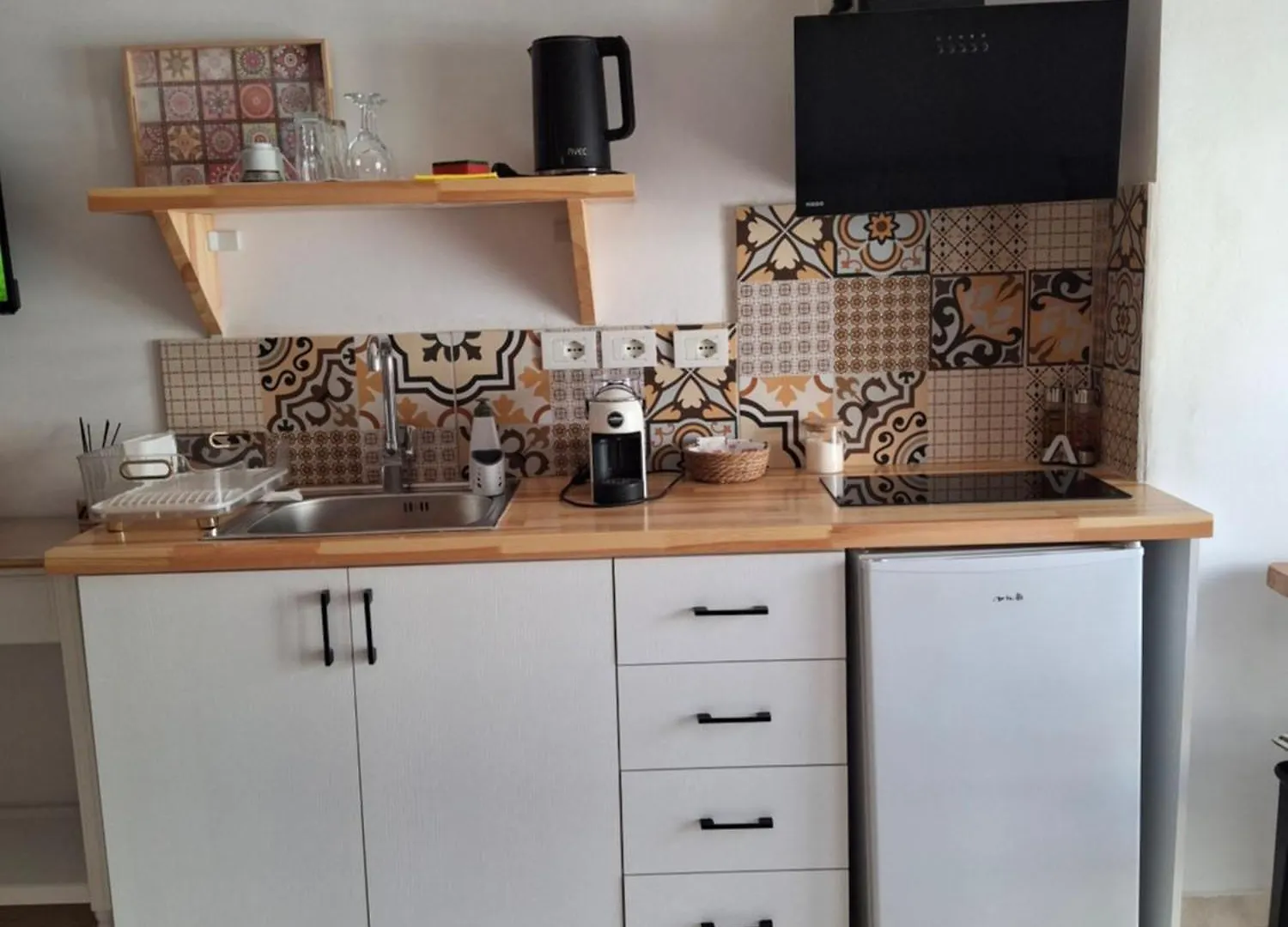 Cozy Apartment In City Center Himare