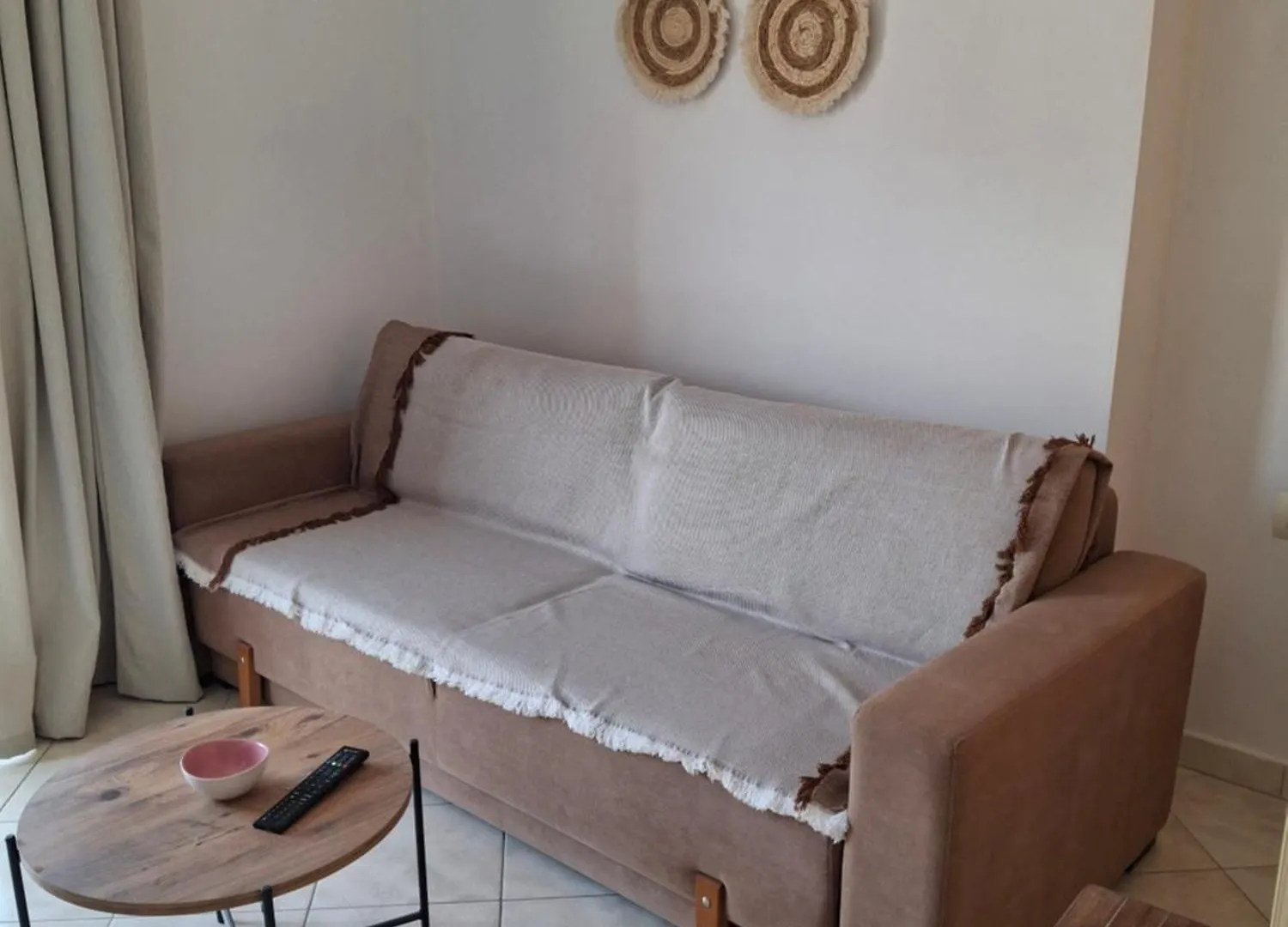 Cozy Apartment In City Center Himare