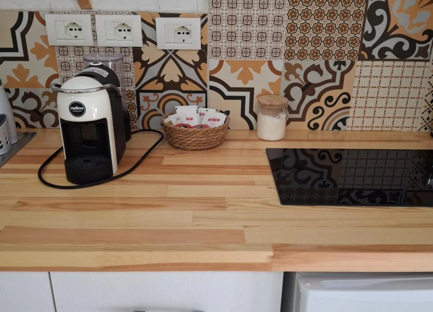 Cozy Apartment In City Center Himare Albania